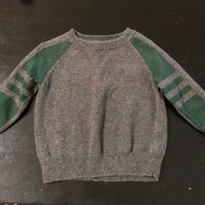Boys 6-12m gray with green sweater